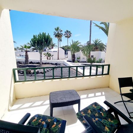 Apartamento Paternal Playa Roca. Costa Teguise Bagian luar foto