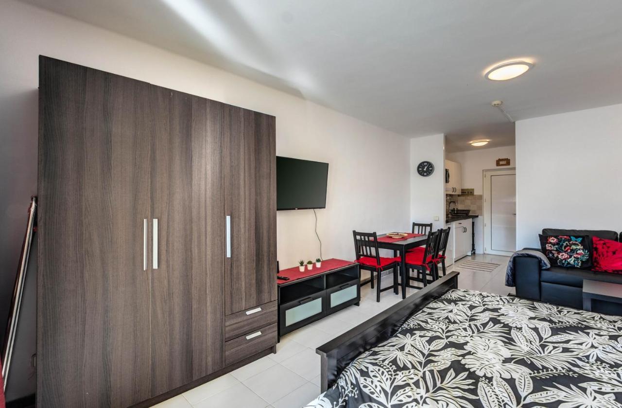 Apartamento Paternal Playa Roca. Costa Teguise Bagian luar foto