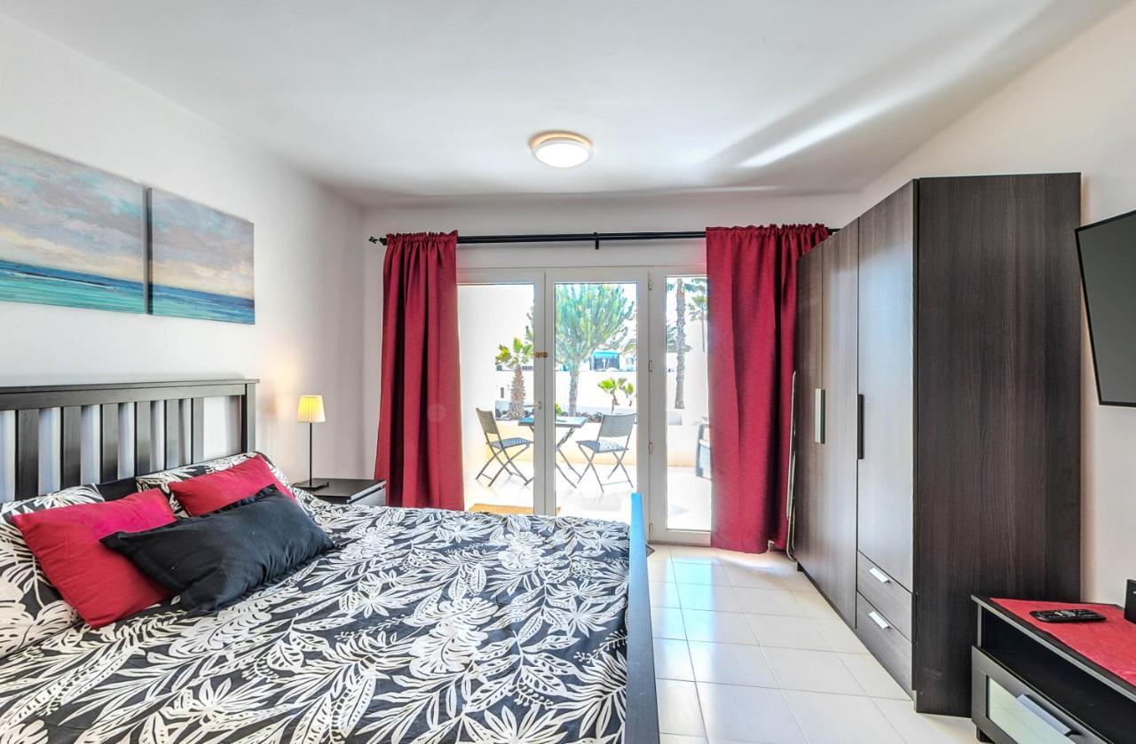 Apartamento Paternal Playa Roca. Costa Teguise Bagian luar foto
