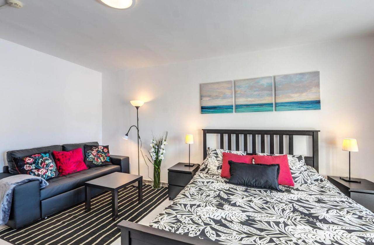Apartamento Paternal Playa Roca. Costa Teguise Bagian luar foto