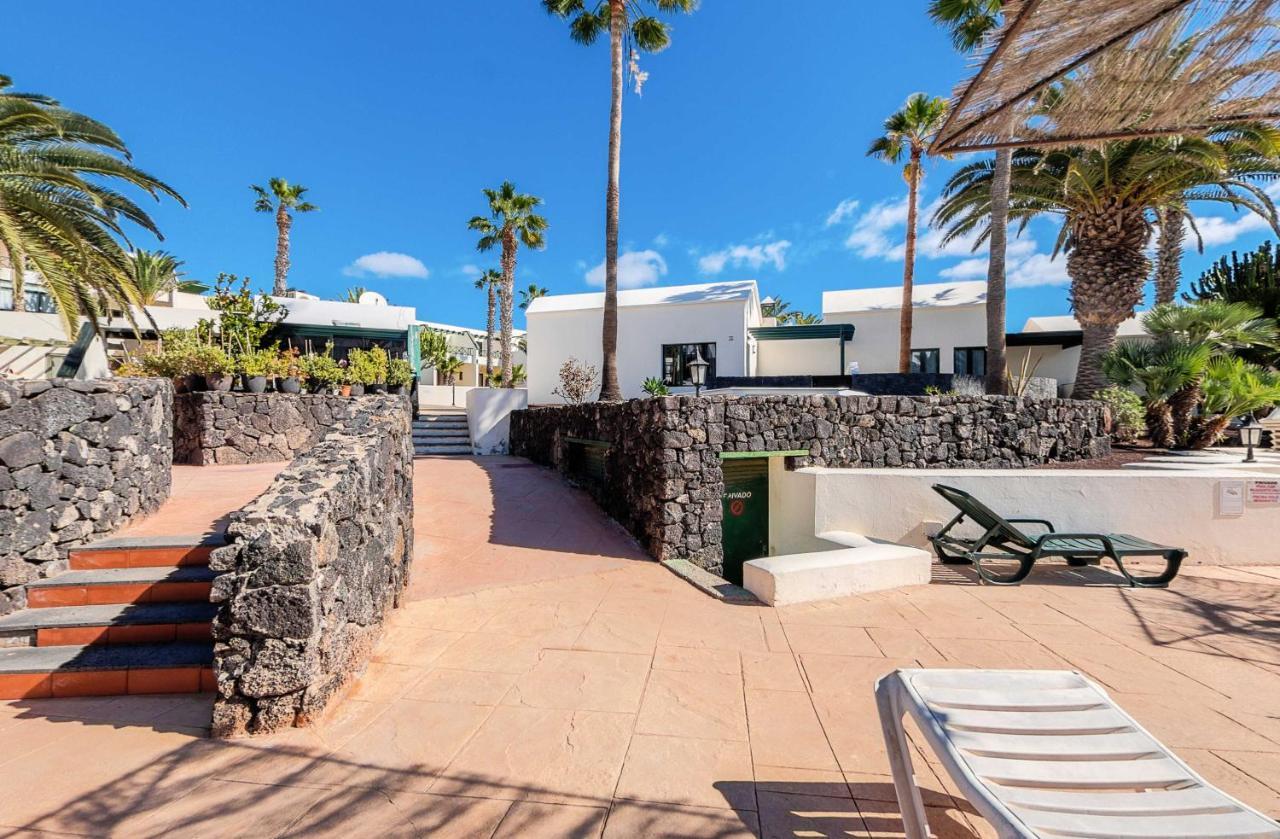 Apartamento Paternal Playa Roca. Costa Teguise Bagian luar foto