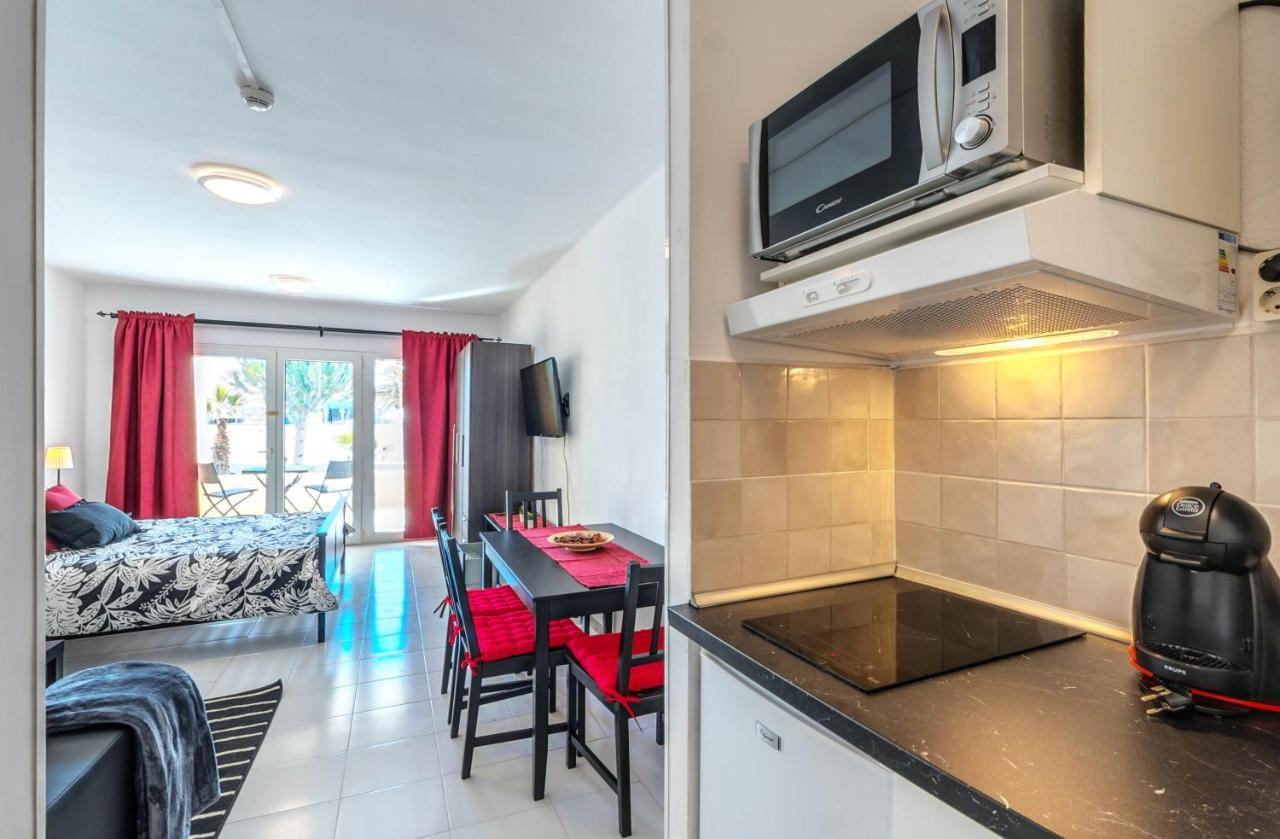 Apartamento Paternal Playa Roca. Costa Teguise Bagian luar foto